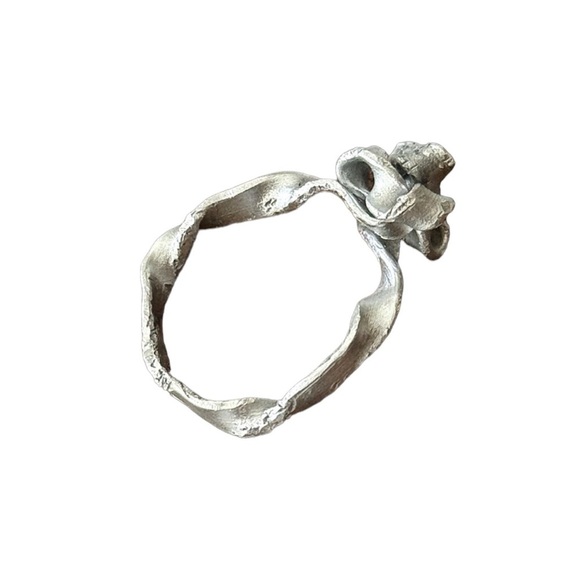 5 For $25💫Alternative Wicked Hammered Silver Aluminum Wire Rose Ring - Picture 6 of 6